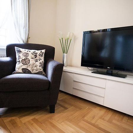 Agora Apartment Budapest Exteriör bild