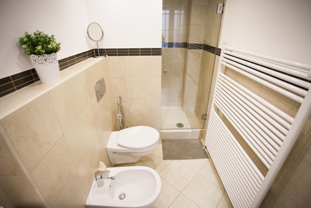 Agora Apartment Budapest Exteriör bild