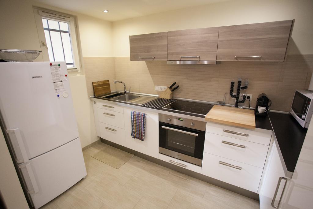 Agora Apartment Budapest Exteriör bild