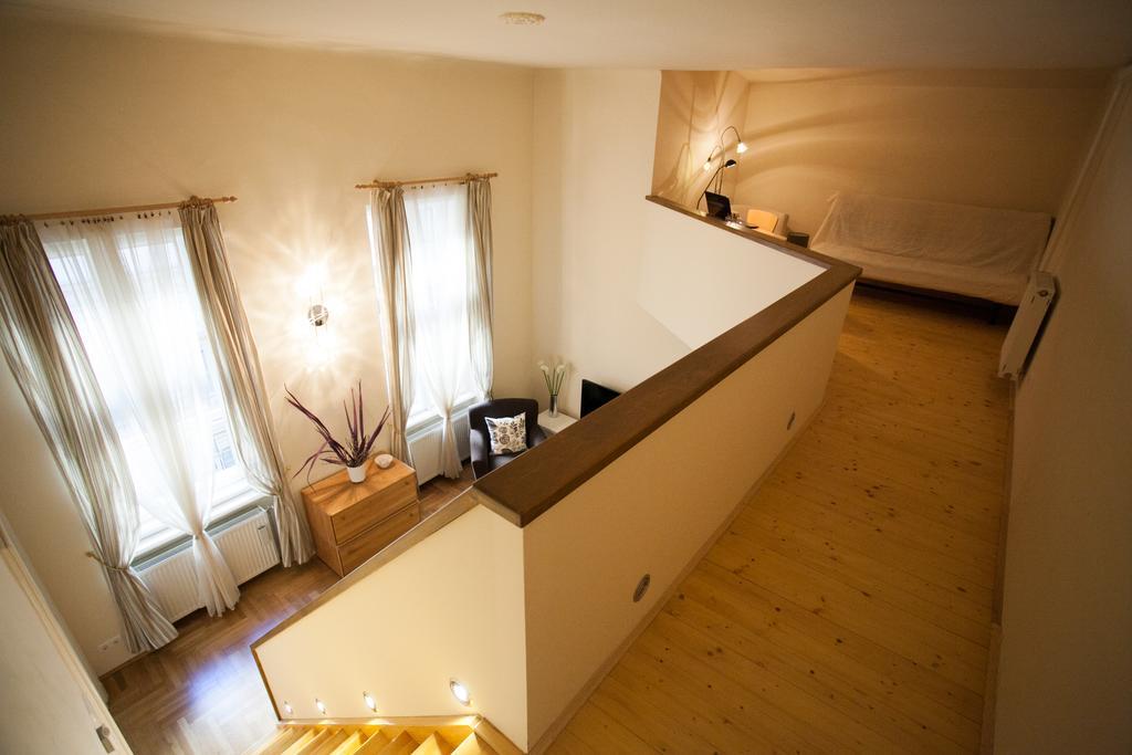 Agora Apartment Budapest Exteriör bild