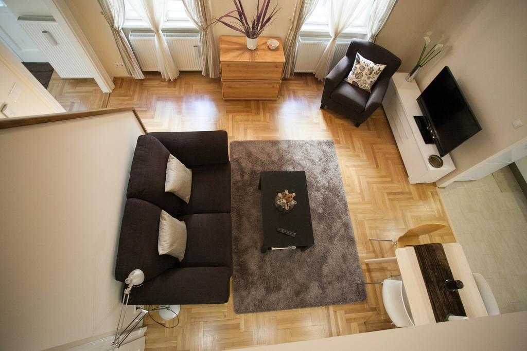 Agora Apartment Budapest Exteriör bild