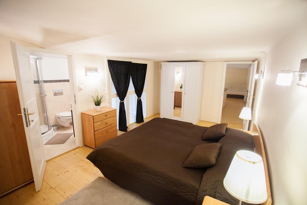 Agora Apartment Budapest Exteriör bild