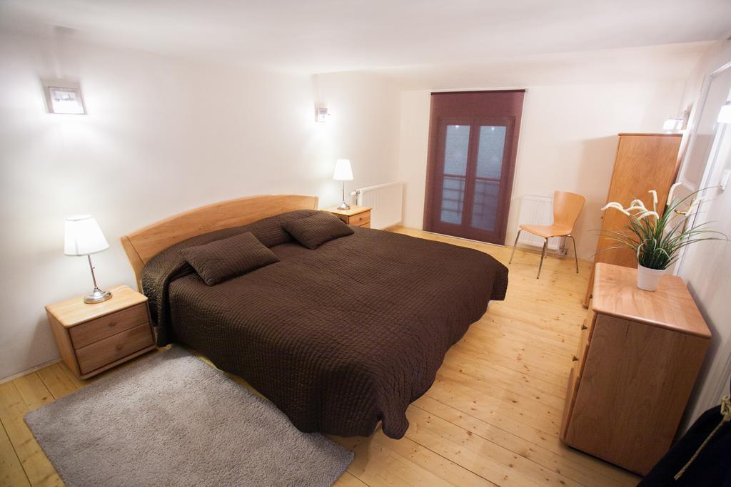 Agora Apartment Budapest Exteriör bild