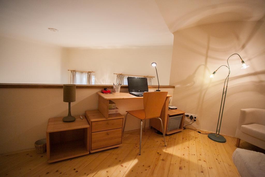Agora Apartment Budapest Exteriör bild